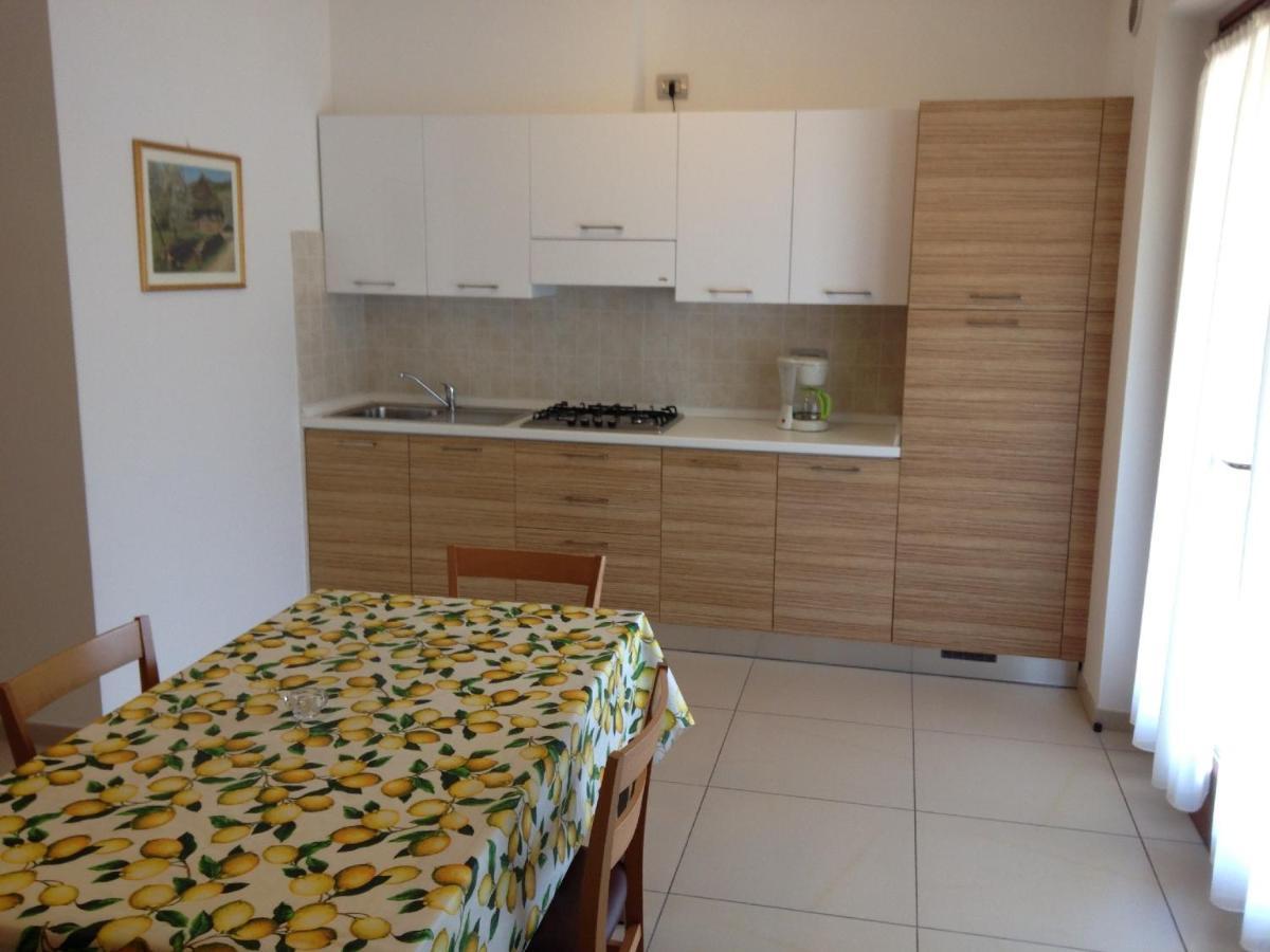 Residence Casa Maria Assenza di Brenzone Bagian luar foto