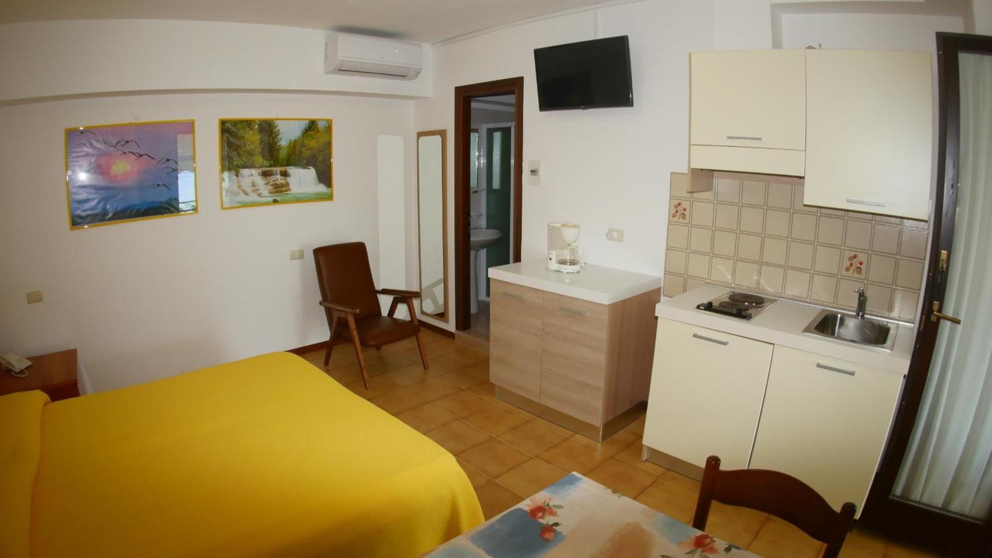 Residence Casa Maria Assenza di Brenzone Bagian luar foto