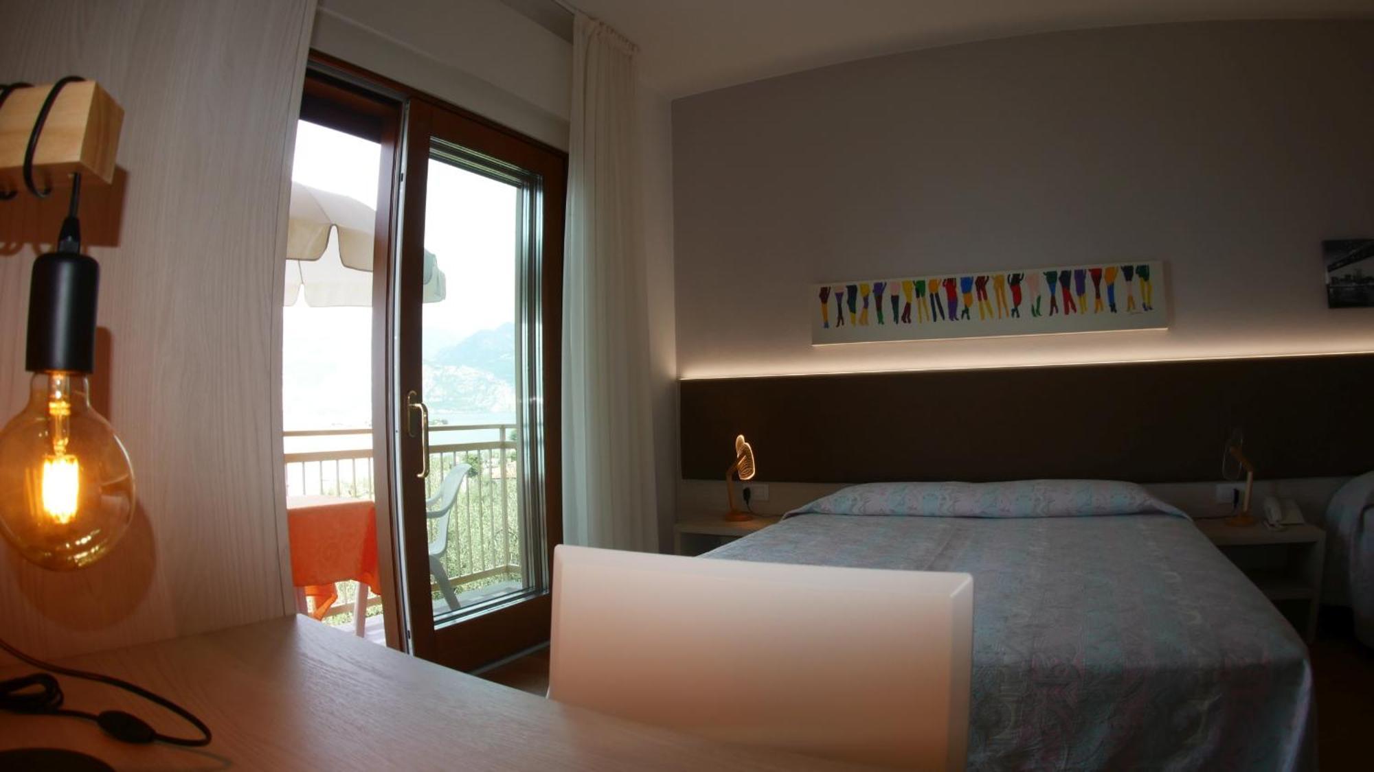 Residence Casa Maria Assenza di Brenzone Bagian luar foto