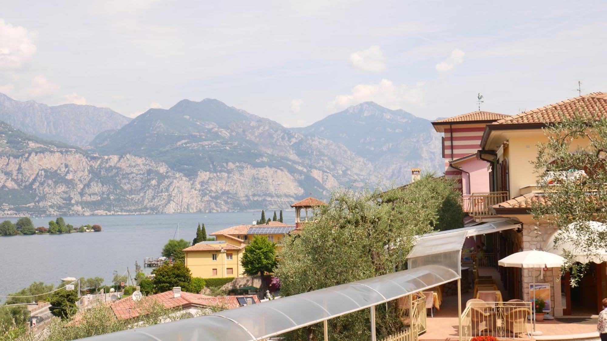 Residence Casa Maria Assenza di Brenzone Bagian luar foto