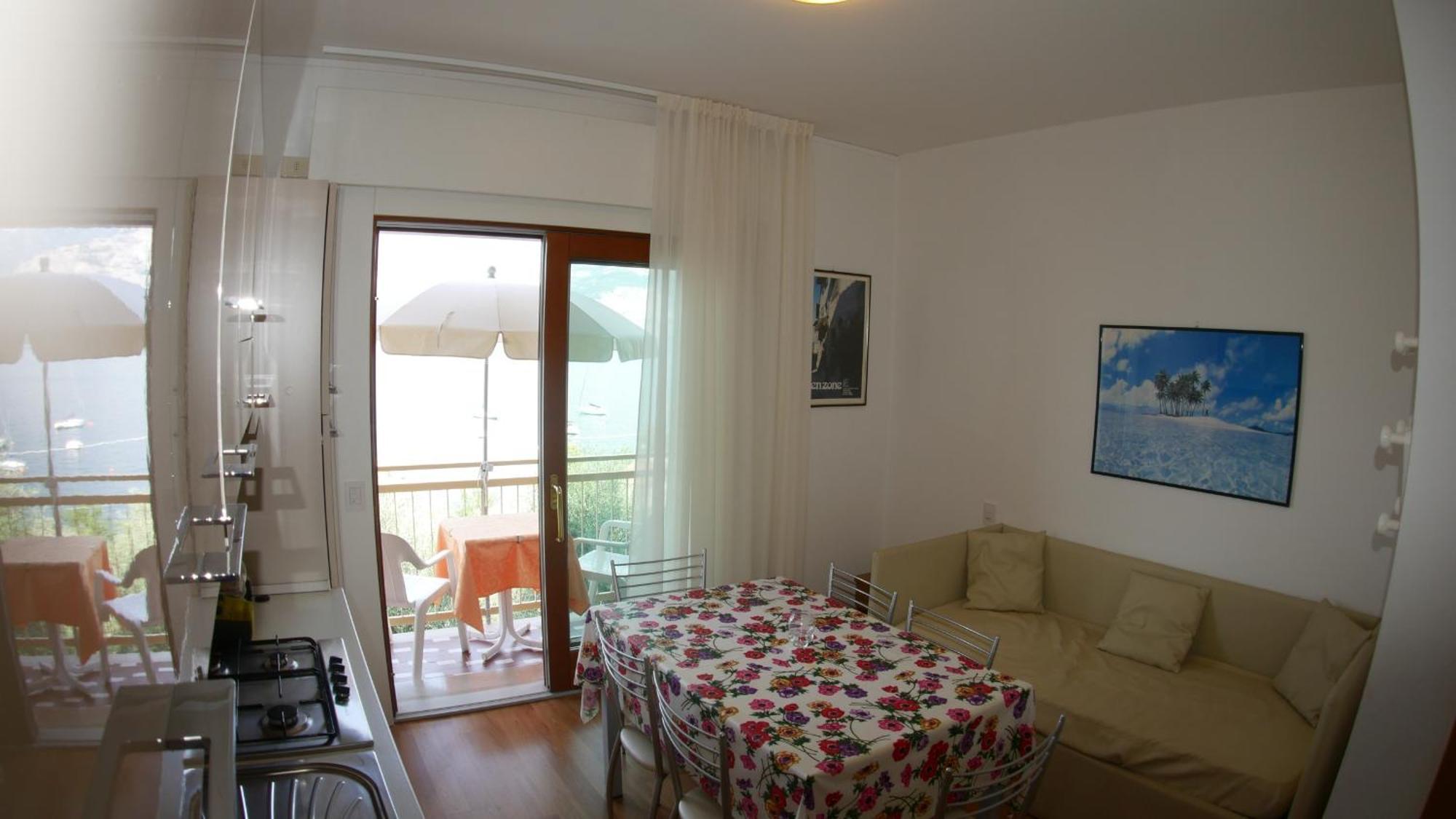 Residence Casa Maria Assenza di Brenzone Bagian luar foto