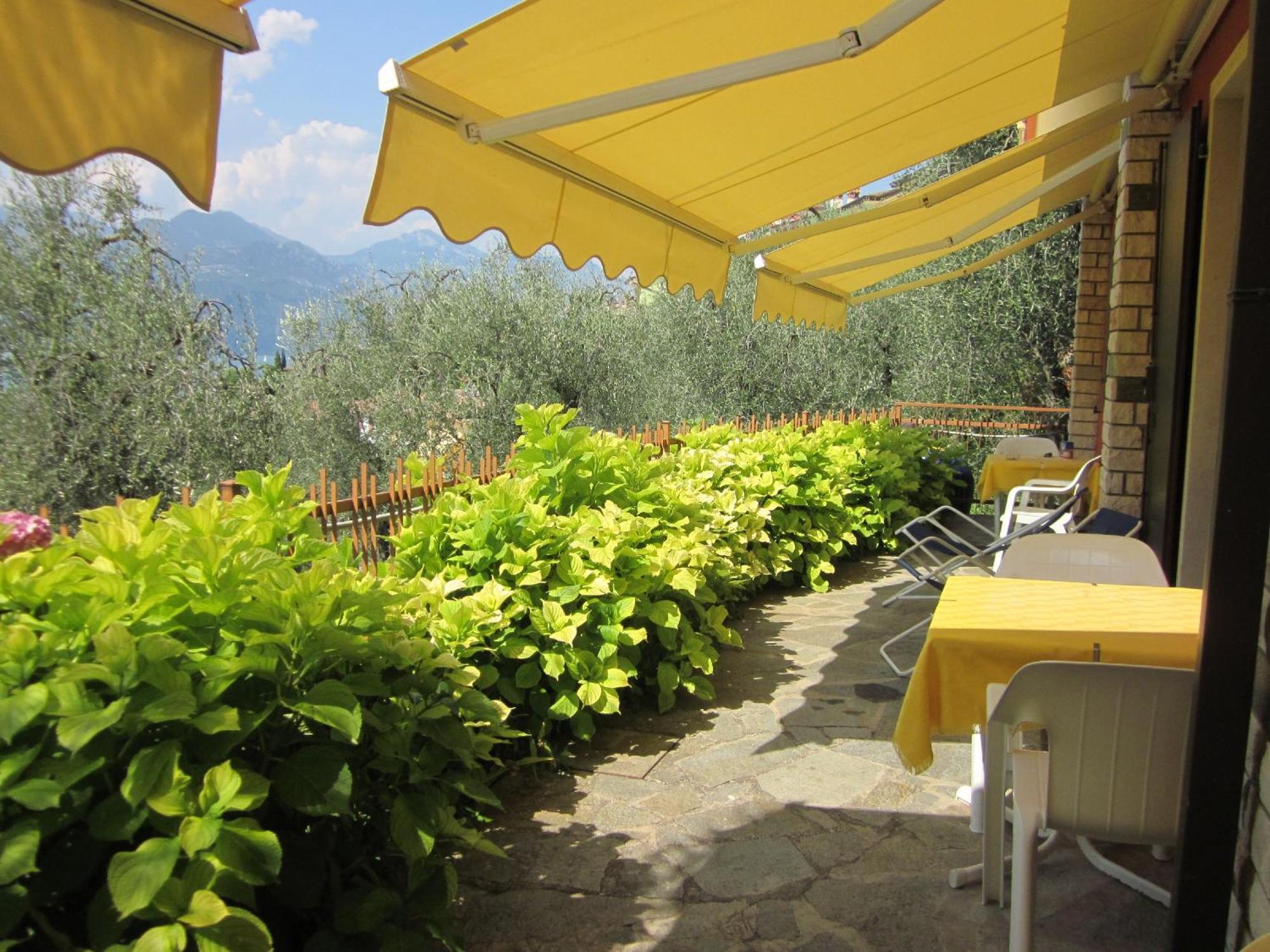 Residence Casa Maria Assenza di Brenzone Bagian luar foto