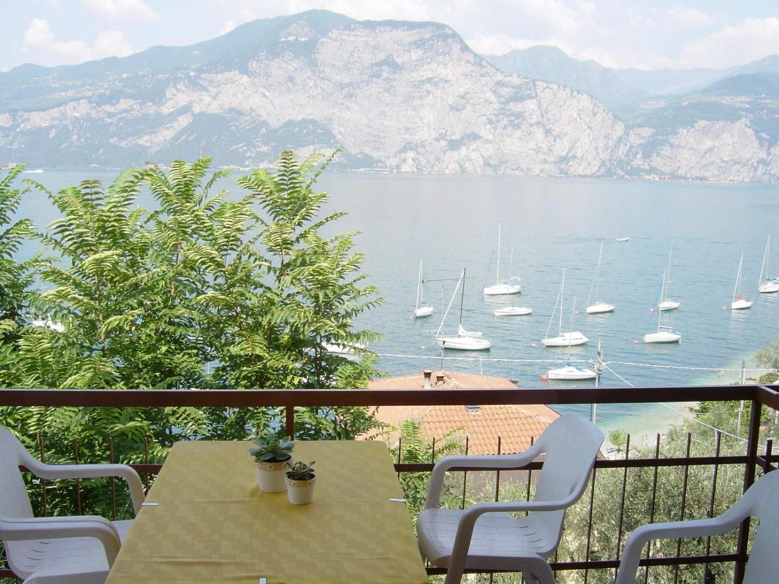 Residence Casa Maria Assenza di Brenzone Bagian luar foto