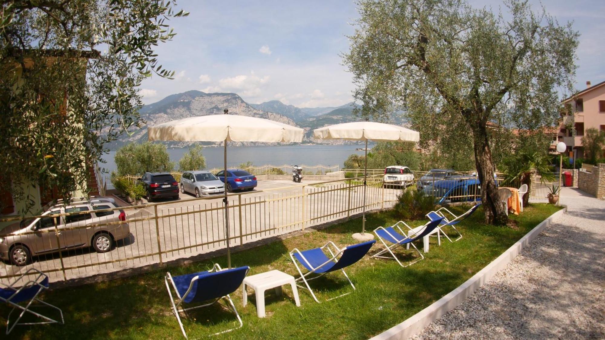 Residence Casa Maria Assenza di Brenzone Bagian luar foto