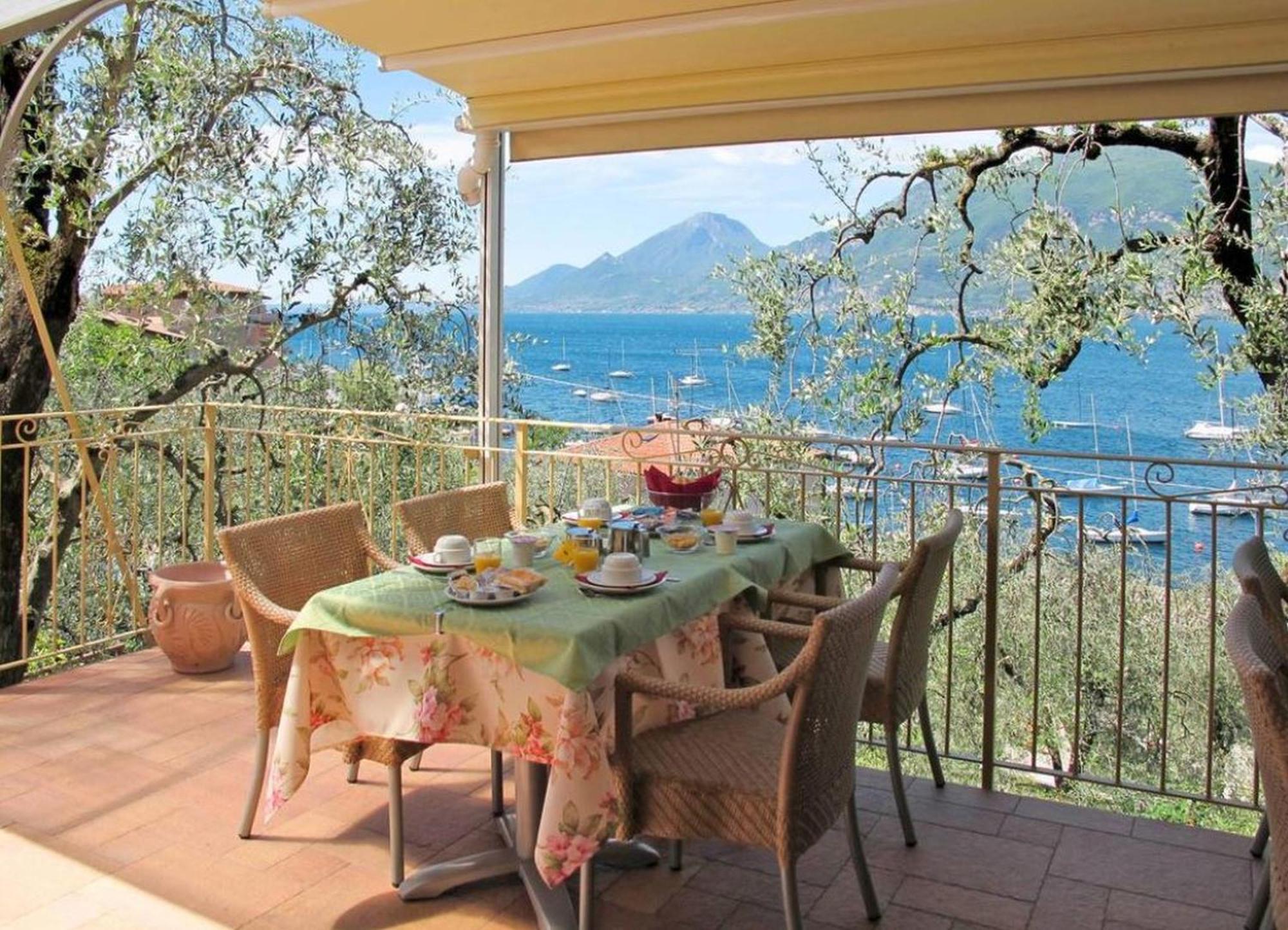 Residence Casa Maria Assenza di Brenzone Bagian luar foto