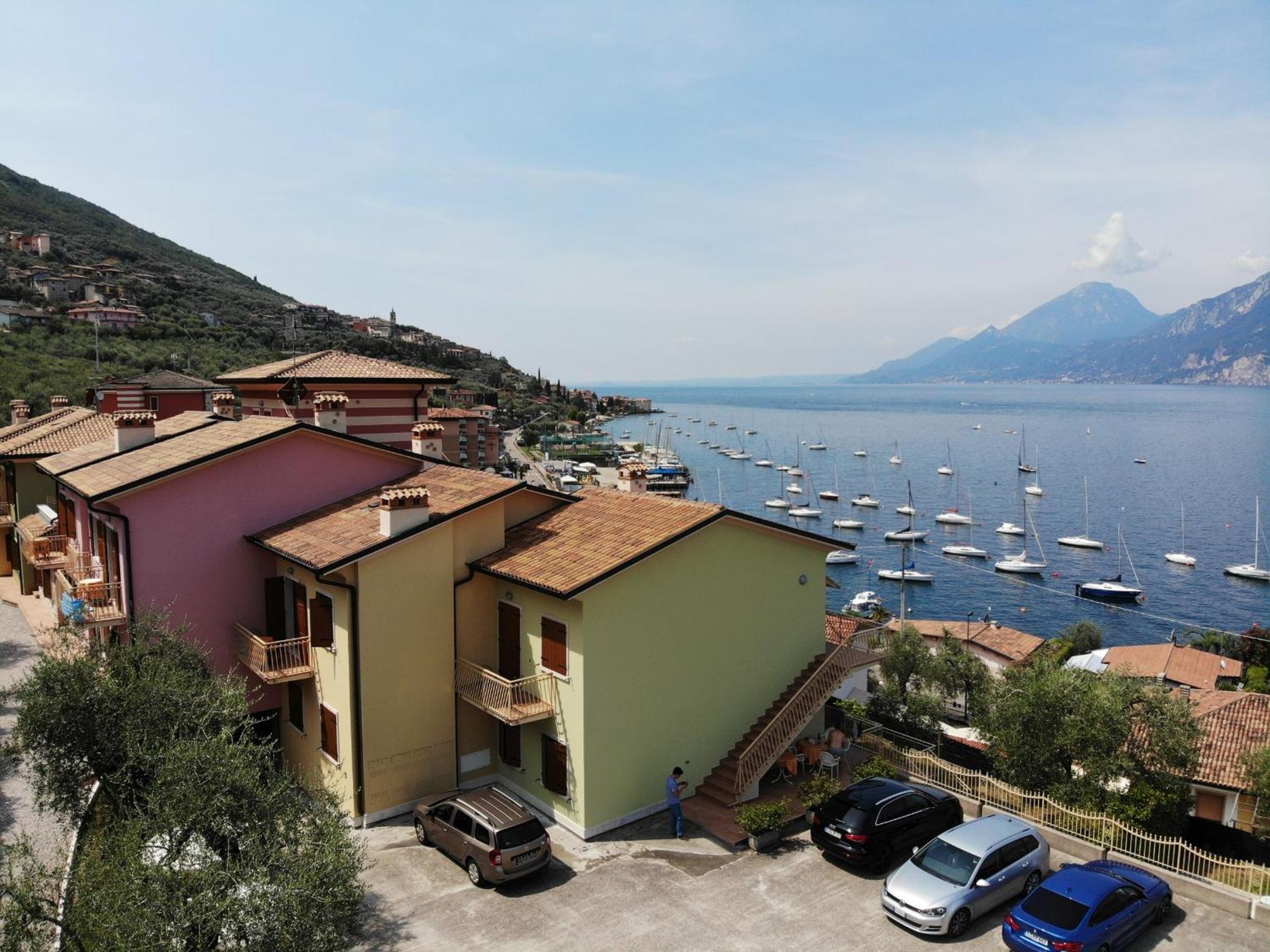 Residence Casa Maria Assenza di Brenzone Bagian luar foto